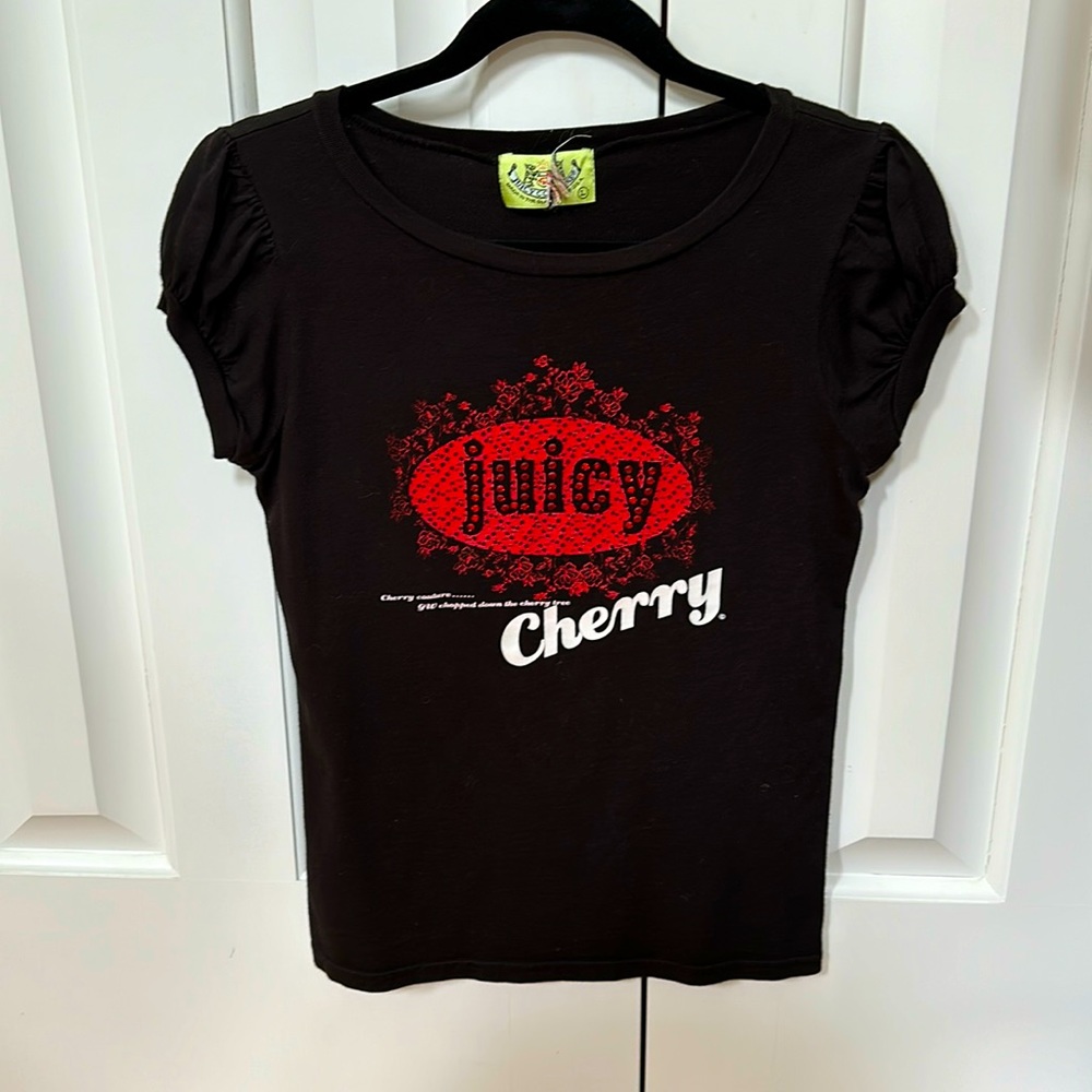 Juicy couture, rhinestone Cherry couture cap sleeve t shirt. Vintage, ex cond.